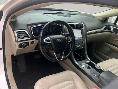 Used 2020 Ford Fusion SEL FWD image 18