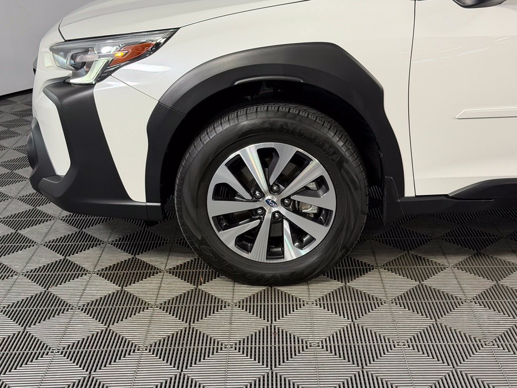 Used 2025 Subaru Outback Premium AWD/4WD image 11