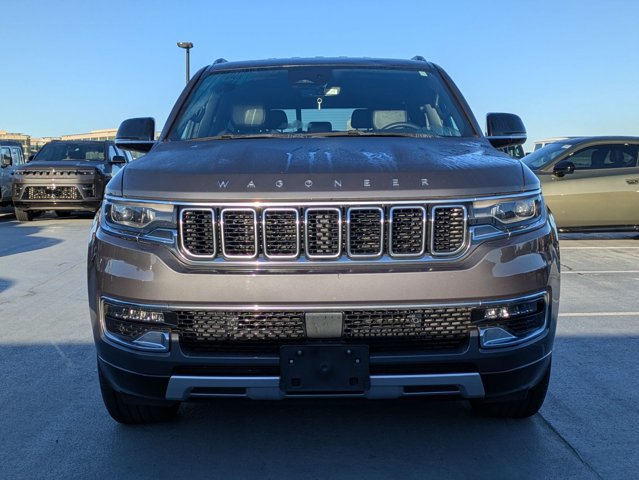 Certified 2024 Jeep Wagoneer L Series II w/ Flexible Seating Group AWD/4WD image 8