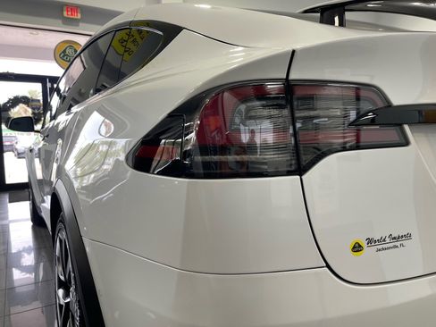 Used 2023 Tesla Model X Plaid image 15