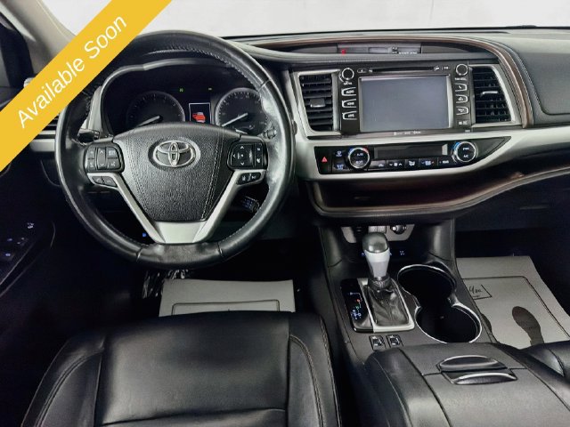 Used 2018 Toyota Highlander XLE AWD/4WD image 21