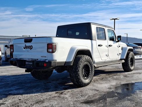 Used 2021 Jeep Gladiator Sport image 6