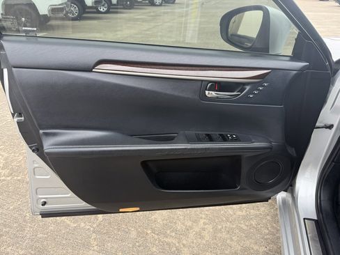 Used 2013 Lexus ES 350 image 19