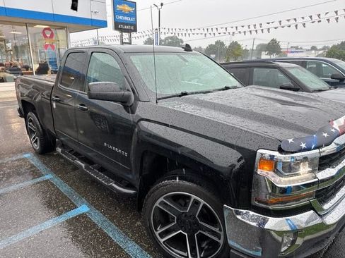 Used 2018 Chevrolet Silverado 1500 LT w/ LPO, Black Pack AWD/4WD image 1