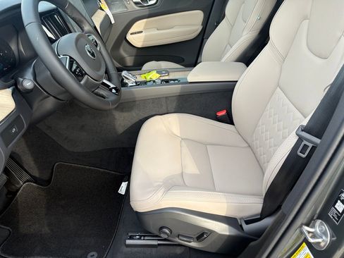 New 2026 Volvo XC60 B5 Plus w/ Protection Package Premier image 17