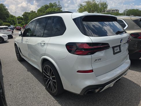 Used 2024 BMW X5 sDrive40i w/ M Sport Package RWD image 4