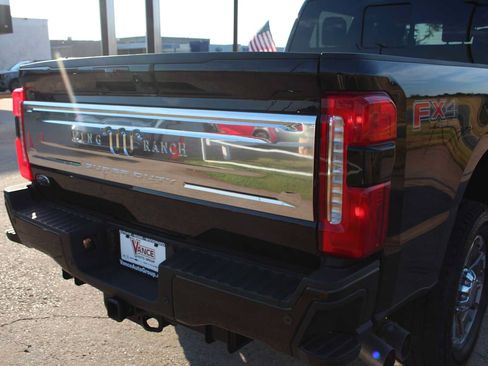 Used 2025 Ford F250 King Ranch w/ FX4 Off-Road Package AWD/4WD image 17