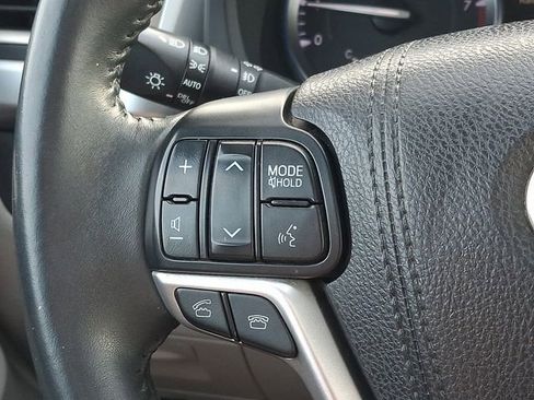 Used 2016 Toyota Highlander XLE image 21