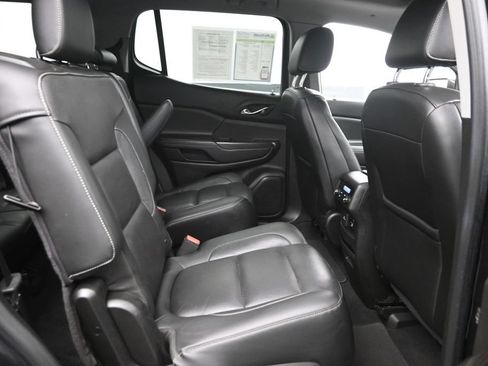 Used 2017 GMC Acadia SLT AWD/4WD image 10