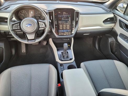 Used 2025 Subaru Forester Premium AWD/4WD image 5