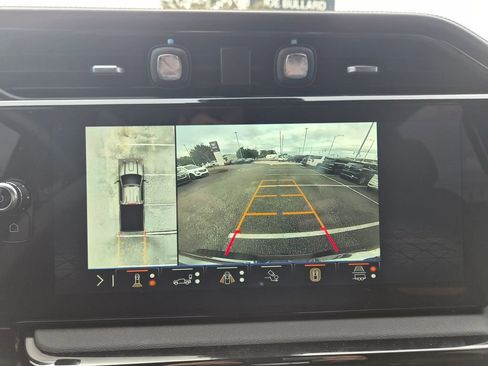 Used 2025 GMC Sierra 2500 AT4 w/ AT4 Premium Plus Package image 15