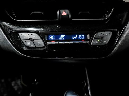 Used 2019 Toyota C-HR XLE FWD image 26