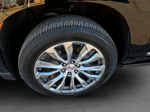 Used 2024 GMC Yukon Denali w/ Advanced Technology Package image 33