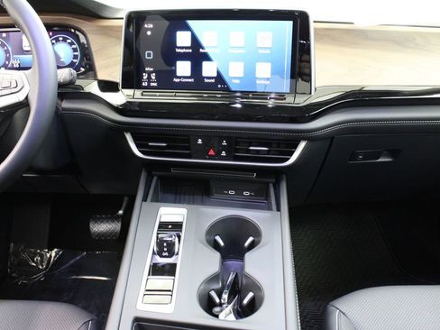 New 2026 Volkswagen Atlas SE FWD image 21