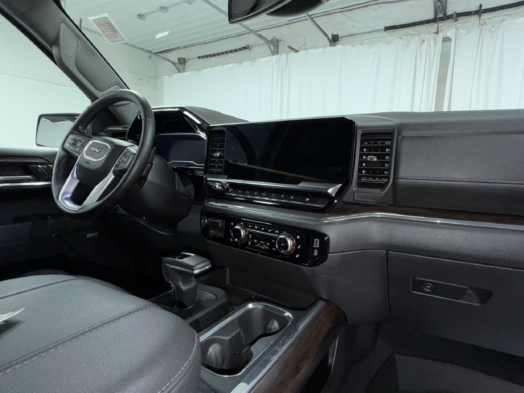 Used 2024 GMC Sierra 1500 SLT w/ SLT Premium Plus Package AWD/4WD image 21