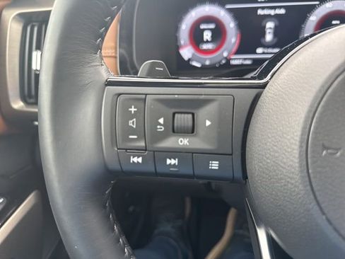 Used 2024 Nissan Pathfinder Platinum w/ Black Appearance Package image 18