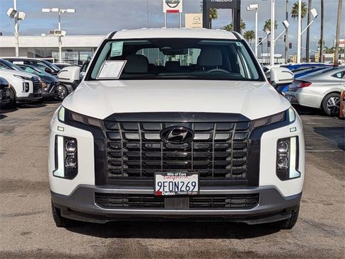 Used 2023 Hyundai Palisade SE image 2