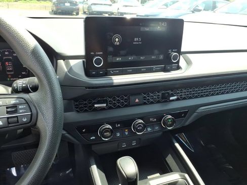 Used 2023 Honda Accord EX image 9