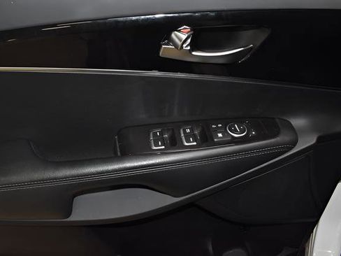Used 2018 Kia Sorento LX AWD/4WD image 21