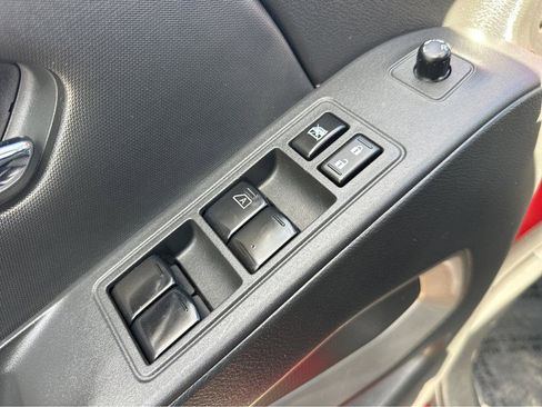 Used 2024 Nissan Frontier SV w/ SV Convenience Package image 32