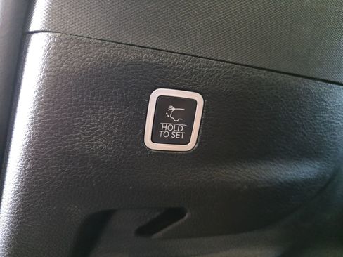 Used 2024 Jeep Grand Wagoneer L Series III image 13