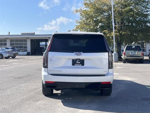 Used 2021 Cadillac Escalade Sport Platinum image 4