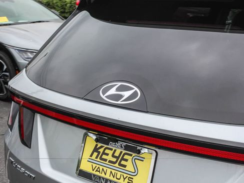 Certified 2023 Hyundai Tucson Limited FWD image 9