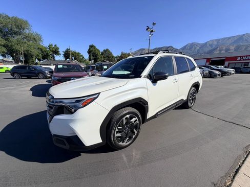 Used 2025 Subaru Forester Limited AWD/4WD image 7