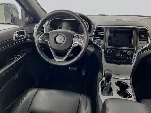 Used 2018 Jeep Grand Cherokee Limited image 24