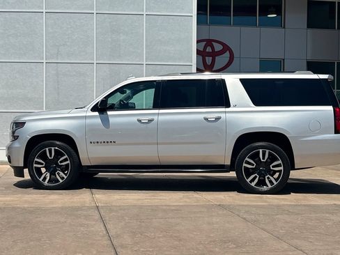 Used 2018 Chevrolet Suburban LT w/ Luxury Package AWD/4WD image 7
