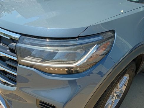 Used 2025 Ford Explorer Active RWD image 29