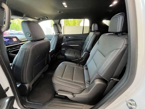 Used 2026 Chevrolet Traverse LT w/ Driver Confidence Package AWD/4WD image 14