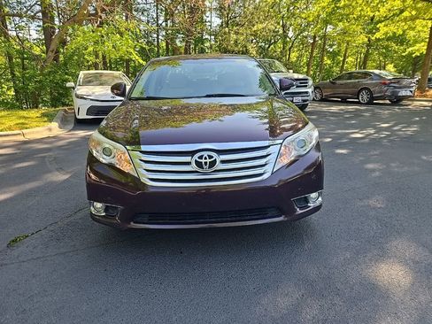 Used 2011 Toyota Avalon Limited image 17