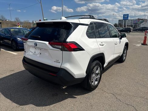 Used 2024 Toyota RAV4 LE AWD/4WD image 8