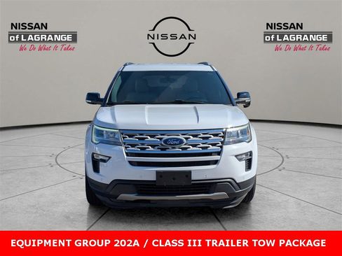 Used 2018 Ford Explorer XLT w/ Equipment Group 202A image 2