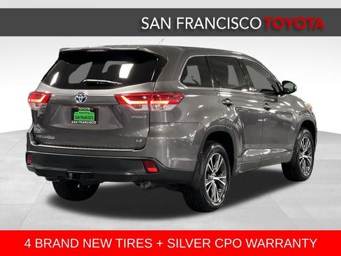 Certified 2017 Toyota Highlander LE image 5