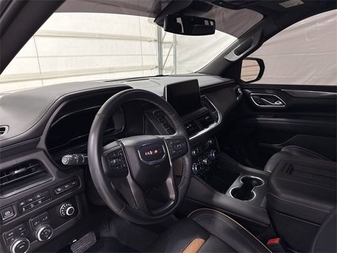 Used 2024 GMC Yukon AT4 w/ Technology Package image 10