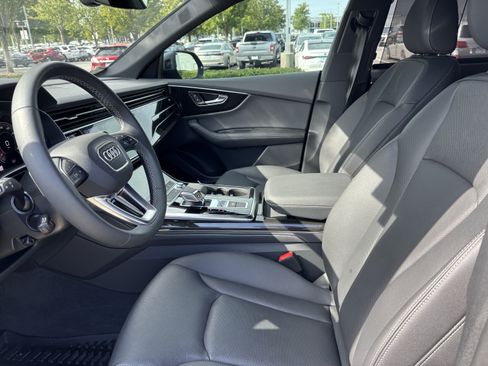 Used 2025 Audi Q8 Premium Plus AWD/4WD image 16