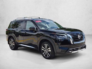 Certified 2025 Nissan Pathfinder Platinum FWD video 3