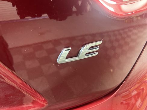 Used 2022 Toyota Corolla LE w/ LE Convenience Package FWD image 7
