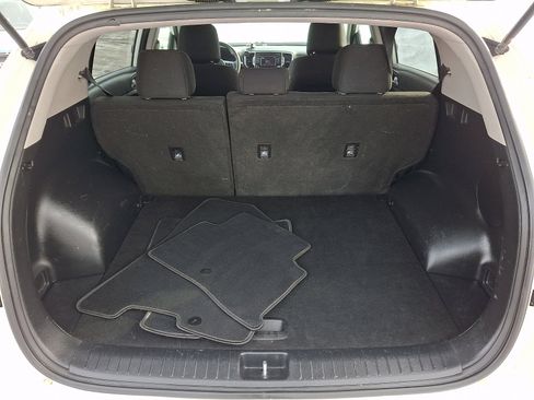 Used 2018 Kia Sportage LX image 28