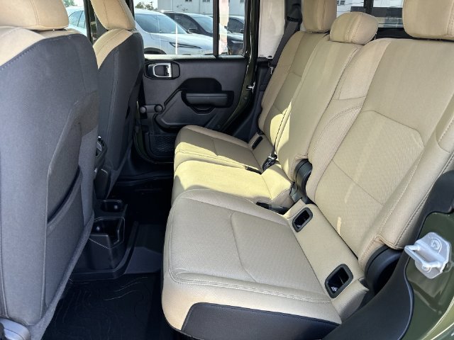 Used 2022 Jeep Gladiator Sport AWD/4WD image 33