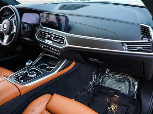 Used 2022 BMW X7 M50i w/ Dynamic Handling Package image 29