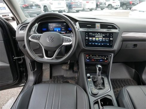 Certified 2023 Volkswagen Tiguan SE image 19