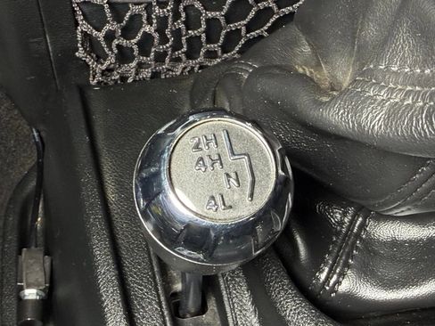 Used 2017 Jeep Wrangler Unlimited Sport w/ Quick Order Package 23S AWD/4WD image 27