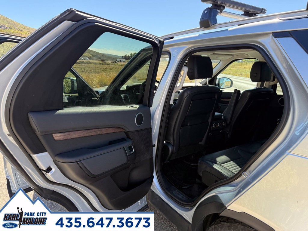 Used 2017 Land Rover Discovery HSE AWD/4WD image 25