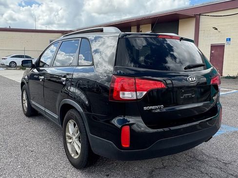 Used 2014 Kia Sorento LX image 5