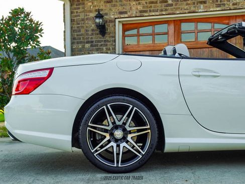 Used 2015 Mercedes-Benz SL 550 image 8