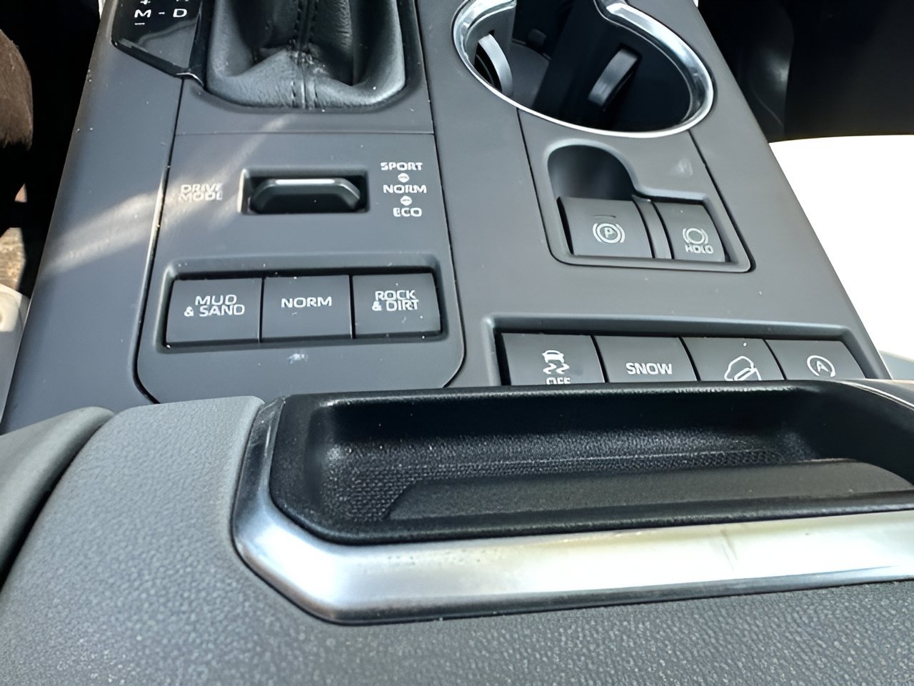 Used 2021 Toyota Highlander XLE AWD/4WD image 25