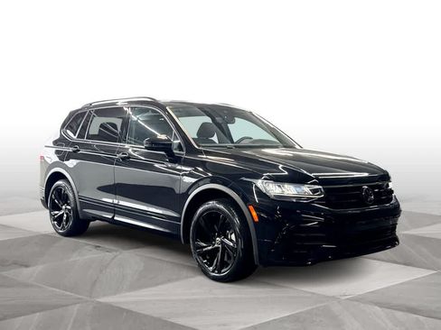 Certified 2023 Volkswagen Tiguan SE R-Line FWD image 2